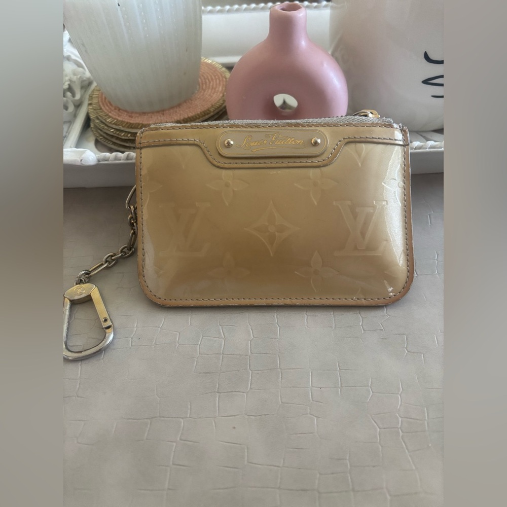 Authentic Louis Vuitton Vernis Key Pouch